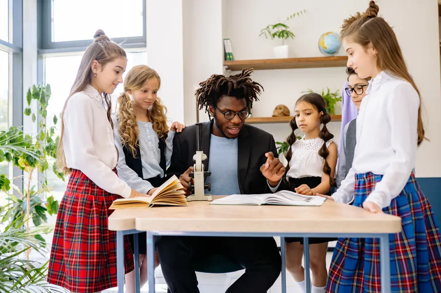 Essential Classroom Management Tips for New TEFL Teachers Abroad