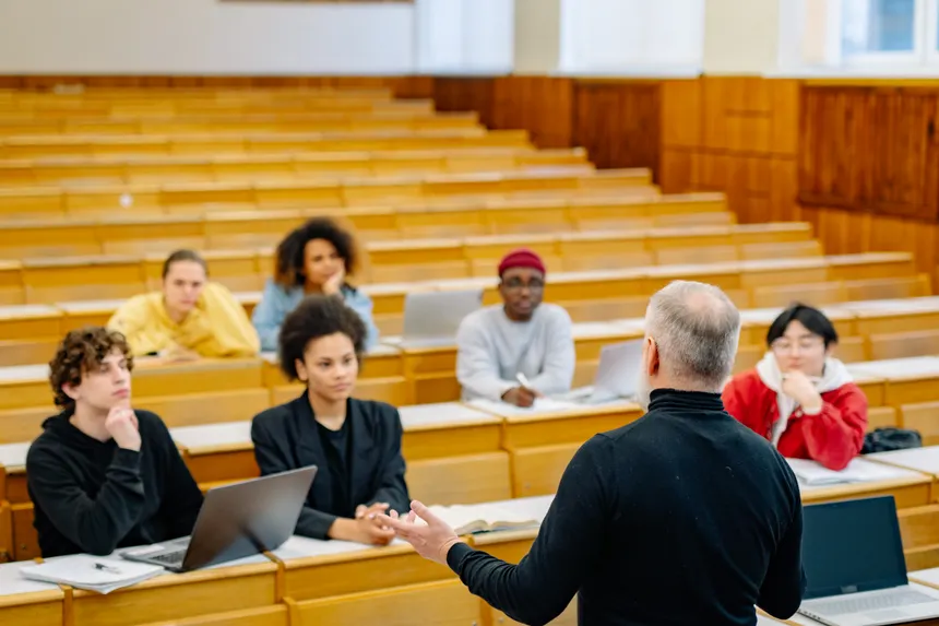 TEFL Accreditation: Key Criteria and Its Importance for Your TEFL Career