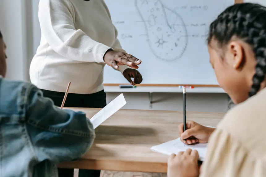 How to Choose the Best TEFL Course for Your Teaching Career Goals